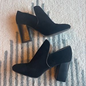 Lucky Brand Wyshing Black Suede Stacked Heel Loafer